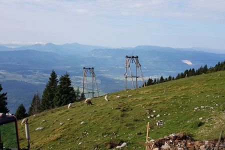 Kriška gora - pogled od koče proti Poreznu.jpg
