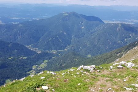 Veliki vrh - pogled proti Dobrči.jpg