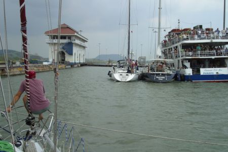 08_Panamski kanal03_v naslednji zapornici.jpg