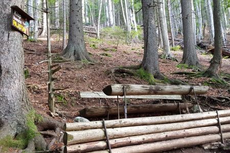 Kriška gora - Klopca kovača Pajota.jpg