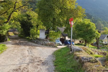 Kriška gora - Gozd, spomenik.jpg
