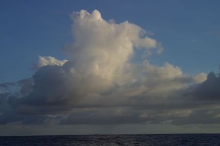 12_Galapagos Markezi_oblaki10.jpg