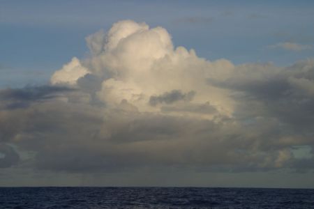12_Galapagos Markezi_oblaki08.jpg