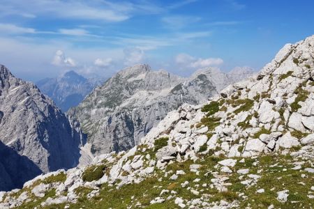 Proti Cmiru - pogled na Bovški gamsovec.jpg