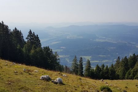 Koča na Dobrči - pogled proti Kranju.jpg