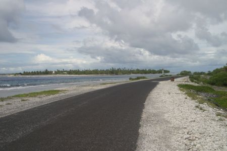 15_Rangiroa_10km ceste na otoku.jpg